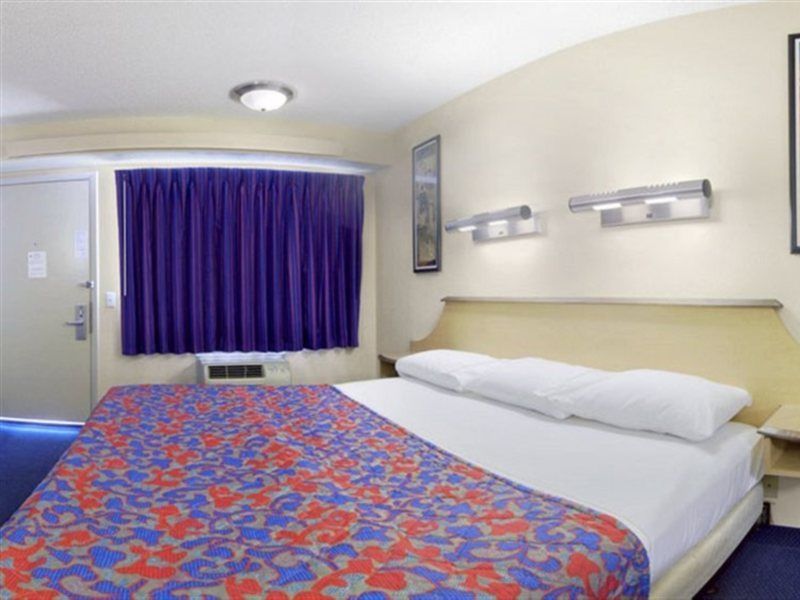 Red Roof Inn Tampa - Brandon Exterior photo