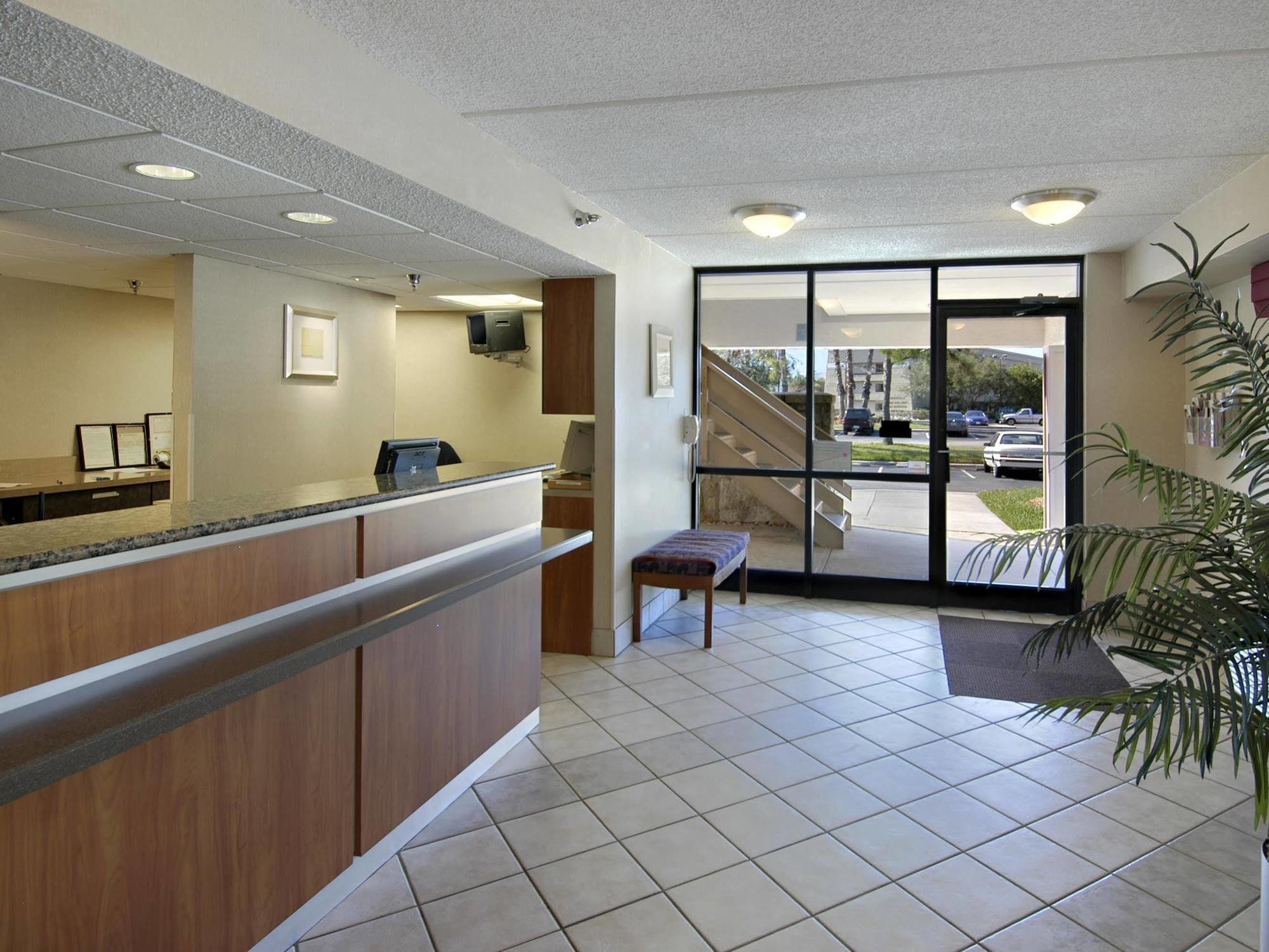 Red Roof Inn Tampa - Brandon Exterior photo